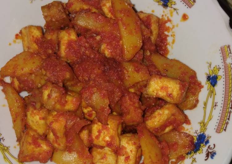 Tahu,tempe,kentang balado