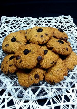 Una foto de Galletas de avena arándanos y chips de chocolate (sin azúcar)