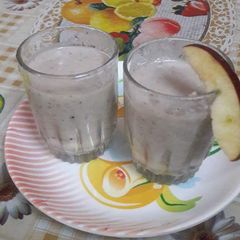 A picture of Apple banana shake.