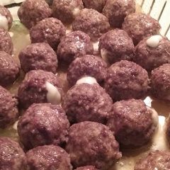 A picture of Cheesy Stuffed Meatballs.