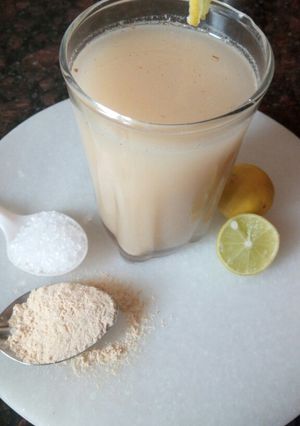 खट्टा मीठा सत्तू (Khatta meetha sattu recipe in Hindi) रेसिपी मुख्य फोटो