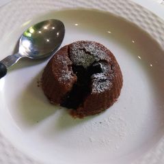 A picture of Oats chocolate lava cup cake.