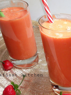 Mango&strawberry smoothie ainihin hoton girkin