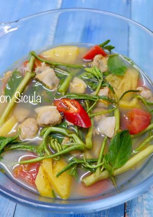 Hình của món Canh Chua Nghêu Rau Nhút.