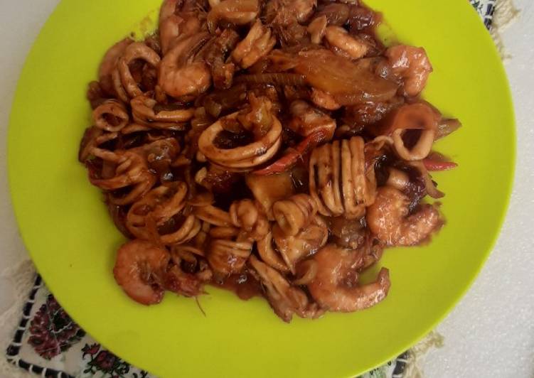 Langkah Mudah untuk Menyiapkan Cumi Udang Asam Manis Anti Gagal