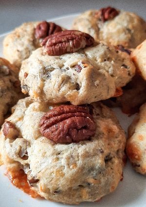Une photo de Cookies salés Roquefort et noix de pécan