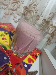 عکسی از دستور شیر توت فرنگی 🍓