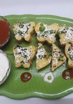 A picture of Stuffed butterfly dhokla.