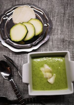 Une photo de Velouté de courgettes au chèvre au thermomix