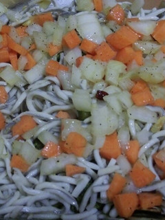 Una foto de Ensalada de champiñones, gulas y brócoli