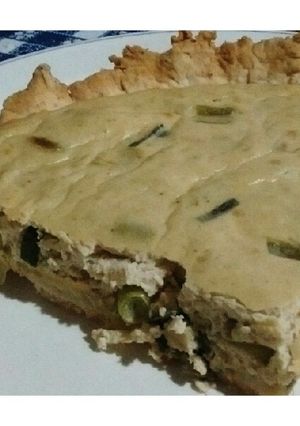 Una foto de Tarta de atún queso crema y puerro