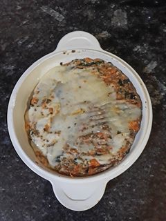 Una foto de Falsa tortilla de verduras, algas wakame y chía con queso