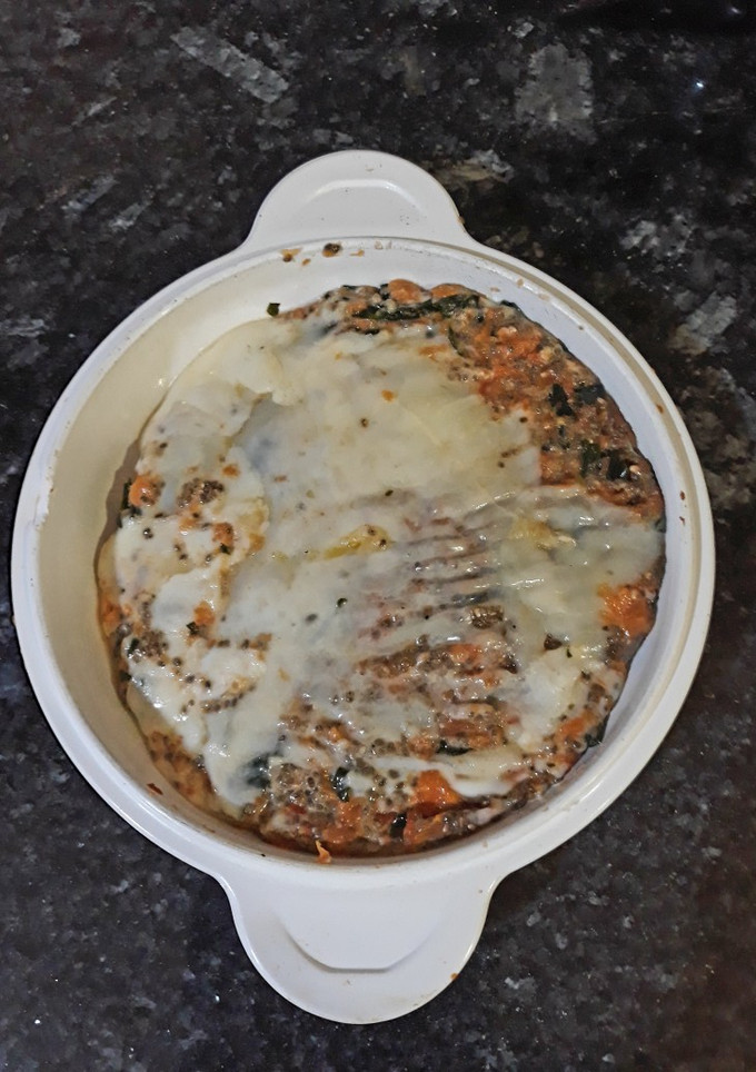 Una foto de Falsa tortilla de verduras, algas wakame y chía con queso