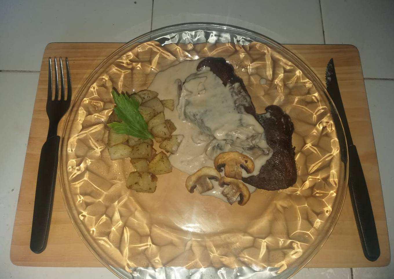 Pierna de res en salsa bechamel