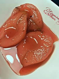 Una foto de Peras confitadas en almibiar de fresas y canela
