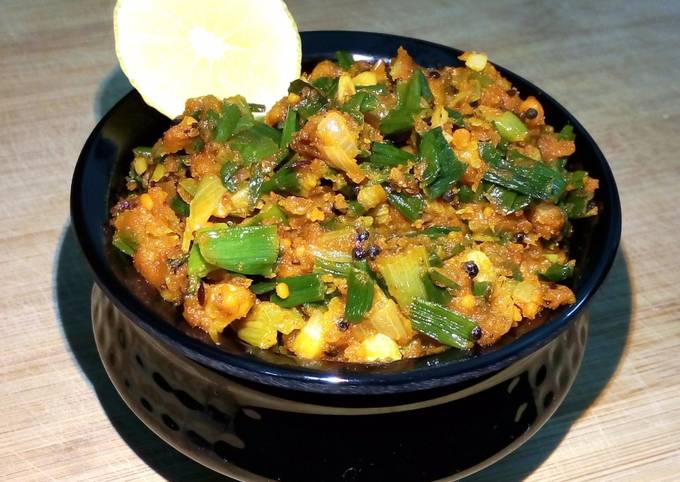 Spring Onion Besan ki Sabji Recipe by Manjary Ankul Baria - Cookpad
