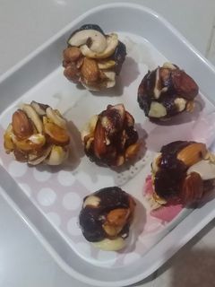 ડ્રાયફ્રૂઇટ ચીકી ( Dryfruit Chikki Recipe in Gujarati l રેસીપી મુખ્ય ફોટો