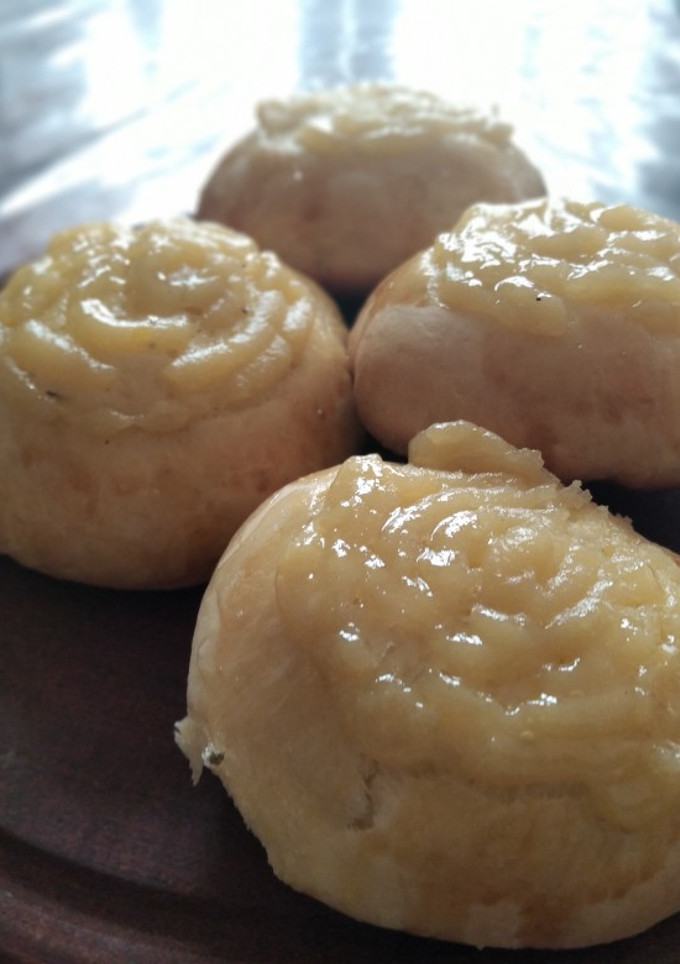 Una foto de Pan de leche con crema pastelera