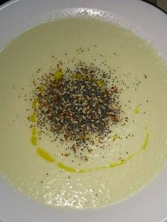 Una foto de Sopa fría de melón ligera