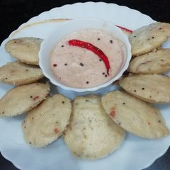 A picture of Instant Lemon Suji Idli.