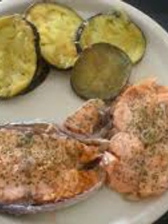 Una foto de Salmón en microonda