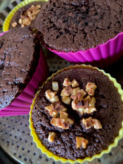 Una foto de Brownie de manzana sin harina