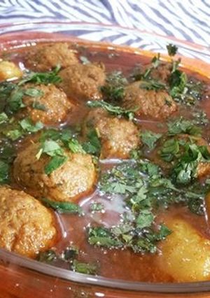 A picture of Aloo koftay.