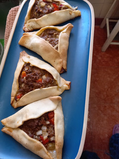 Una foto de Empanadas árabes Fataye, Fatay, Sfija- con masa comprada