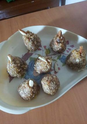 A picture of Choco nuts pyramid.