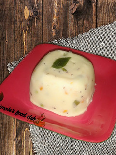 ઉપમા (Upma Recipe In Gujarati) રેસીપી મુખ્ય ફોટો