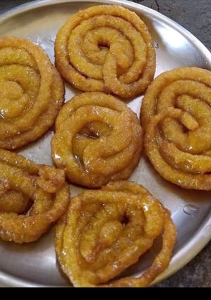 जलेबी (Jalebi Recipe in Hindi) रेसिपी मुख्य फोटो