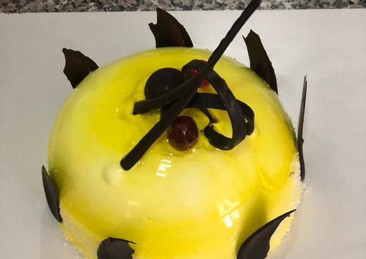 Mango gel cake