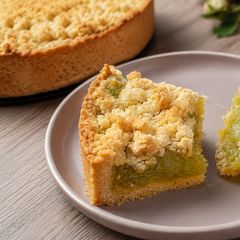 A picture of Apple Pie with Caramelized Apple Filling and Crispy Crumb Topping.