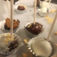 A picture of Oreo balls.
