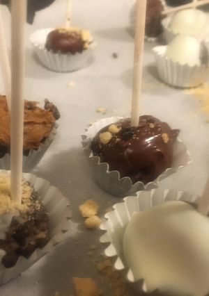 A picture of Oreo balls.