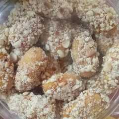 รูปของ Kue kering Lontong paris