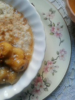 Una foto de Leche de Coco con Avena y Plátano Caramelizado