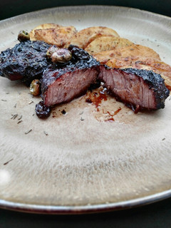 Una foto de Carrilleras de cerdo ibérico al horno