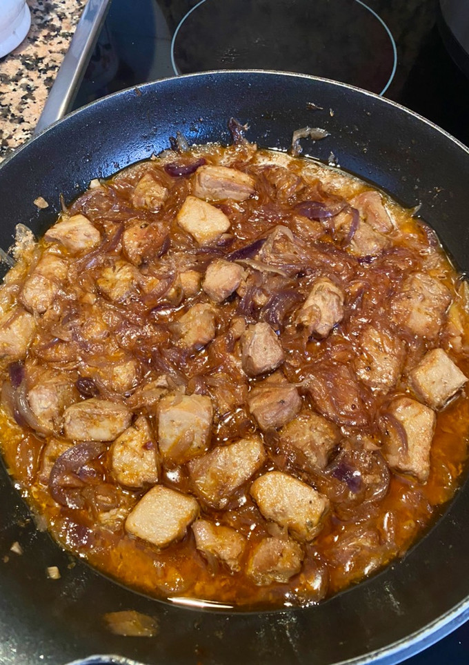 Una foto de Atún encebollado