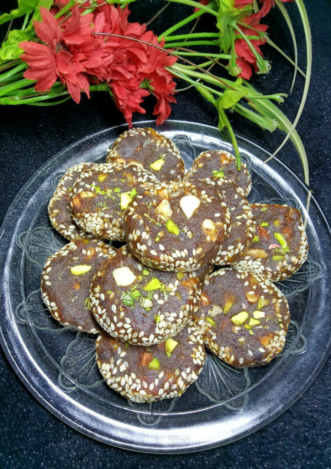 A picture of Dates Fudge.