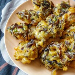 A picture of Bala-bala Lember / Woodear Mushrooms Fritters.