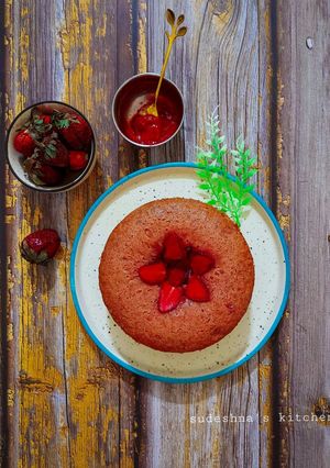 A picture of Strawberry Cake 🍓🍰.