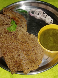 रागी डोसा(ragi dosa recipe in hindi) रेसिपी मुख्य फोटो