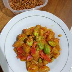 รูปของ Sambal Goreng Kentang & Pete byTia