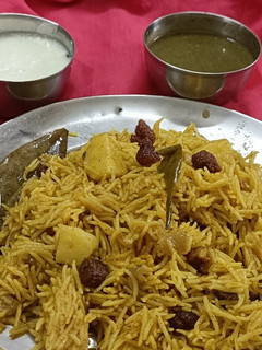 तहरी (Tehri Recipe In Hindi) रेसिपी मुख्य फोटो