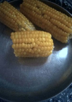 उबले भुट्टे (Uble bhutte recipe in Hindi) रेसिपी मुख्य फोटो