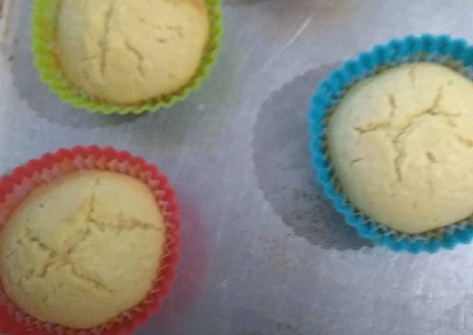 Vanilla cheese muffins