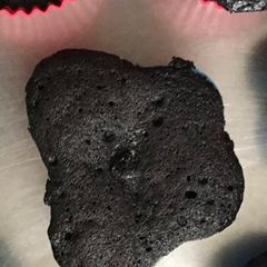 A picture of Oreo Choco Lava Cupcakes.