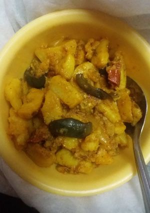 ड्राई आलू बैंगन (Dry aloo baingan recipe in hindi) रेसिपी मुख्य फोटो