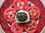 Una foto de tomates en conserva